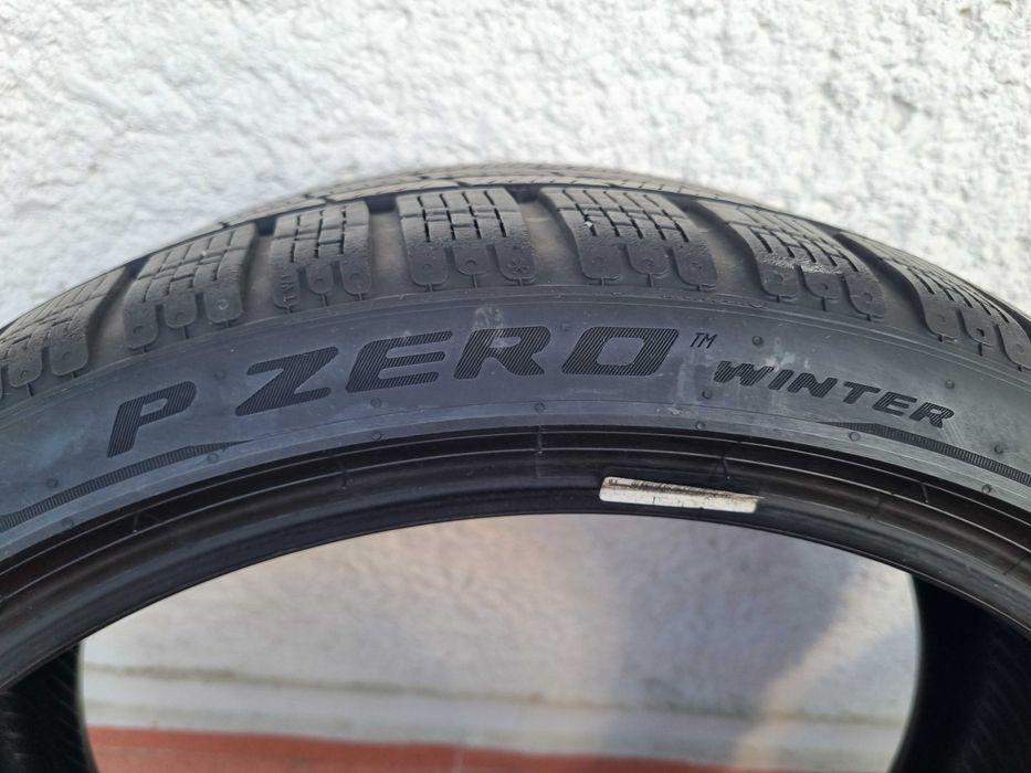 Зимни гуми PIRELLI P ZERO WINTER 245/35/R19 93V M+S - 2 броя