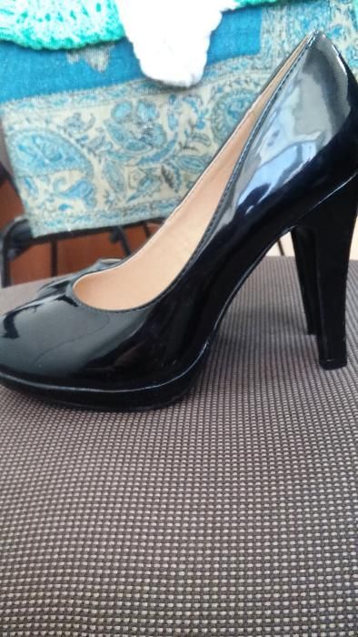 Продам туфли женские