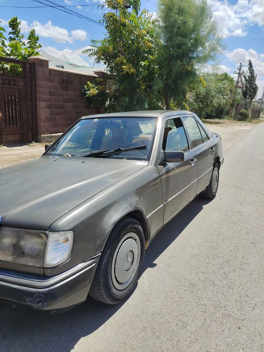 Продам Мерседес E220 93 года