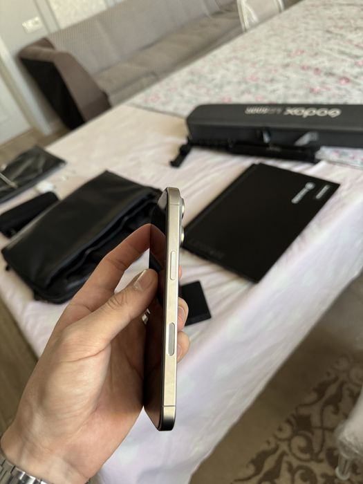 iPhone 16 pro 256 гб