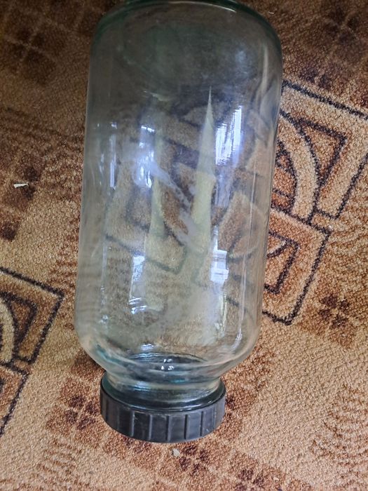 Банка 2 литра ,закручивающаяся