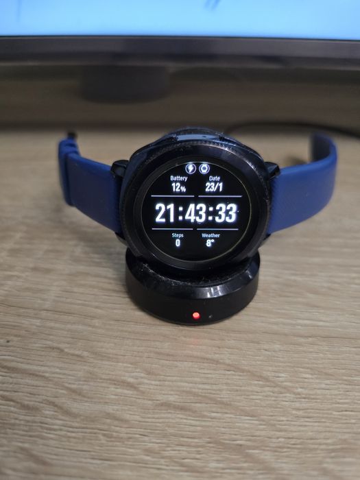 Смарты часы Samsung Gear Sport