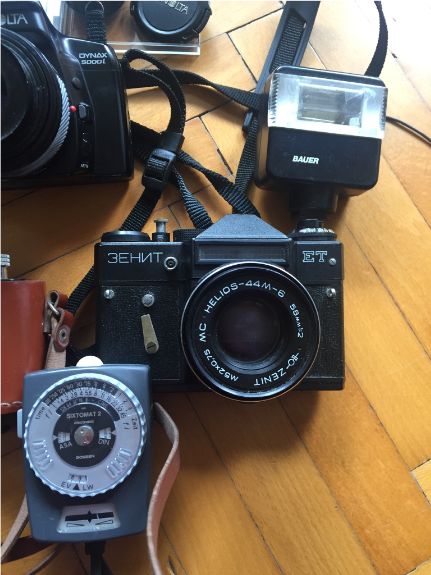 Продавам чисто нов лентов фотоапарат MINOLTA DYNAX 5000I +фотографски