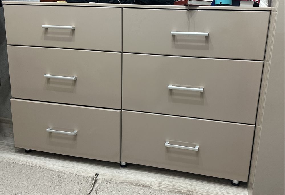Комод с 6 ящиками в хорошем состоянии