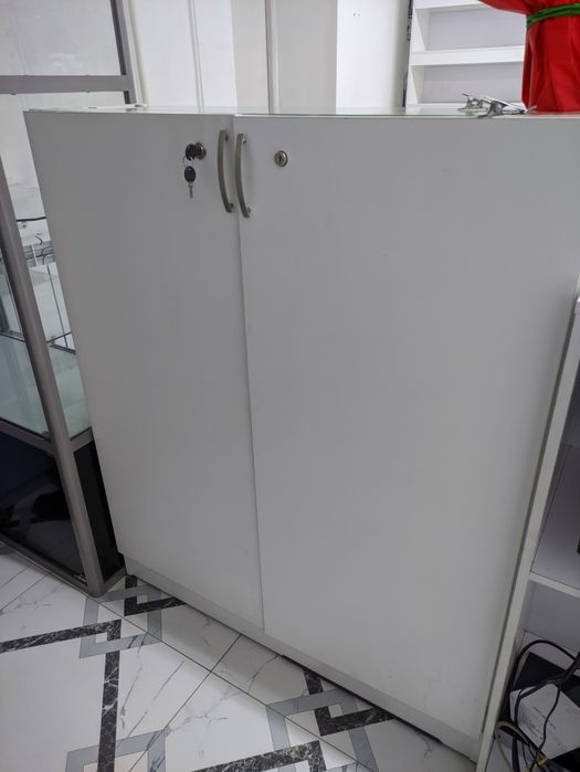 Витрина  для бутиков островок