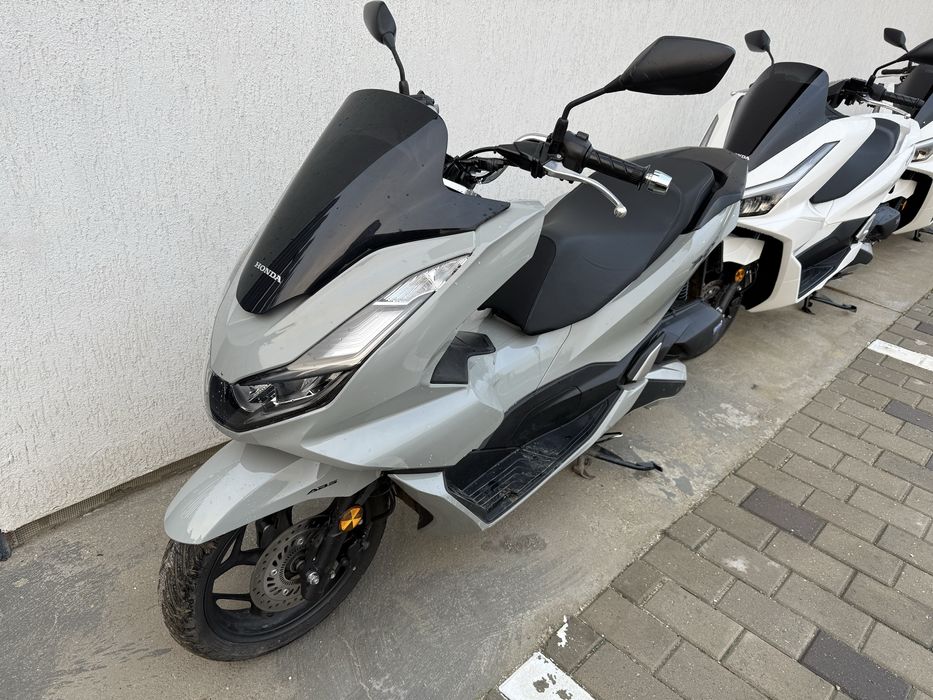 Inchiriez scuter Yamaha/SYM/Honda PCX bike rent glovo tazz Wolt