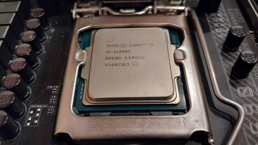 Процессор Core i9 11900K. Сокет LGA 1200. Самый старший 11го поколения