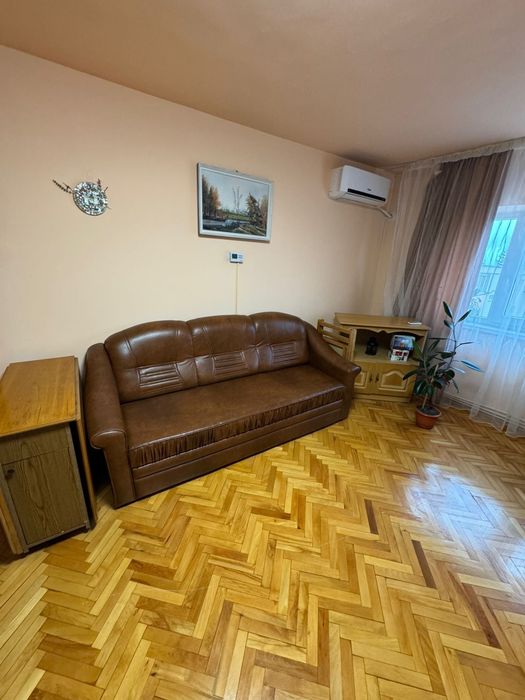 PF inchiriez apartament 3 camere in Manastur strada Almasului