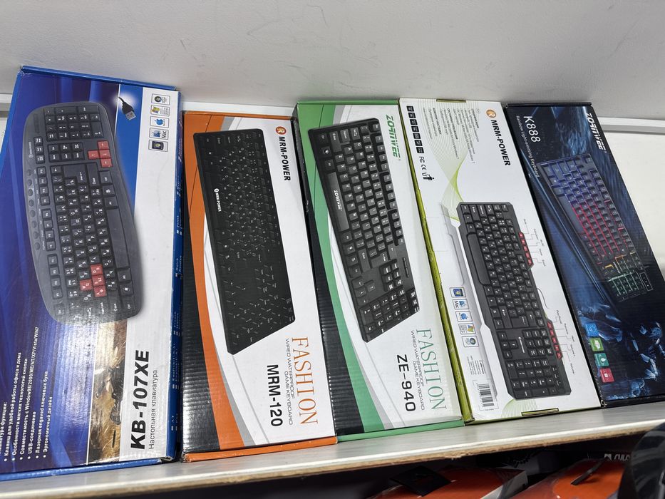 Мышки, коврики, клавиатуры.