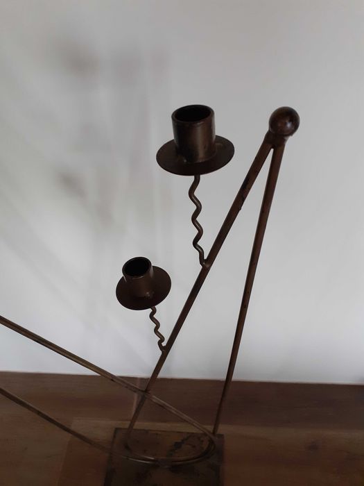 Масивен висок железен свещник - идеален за механа