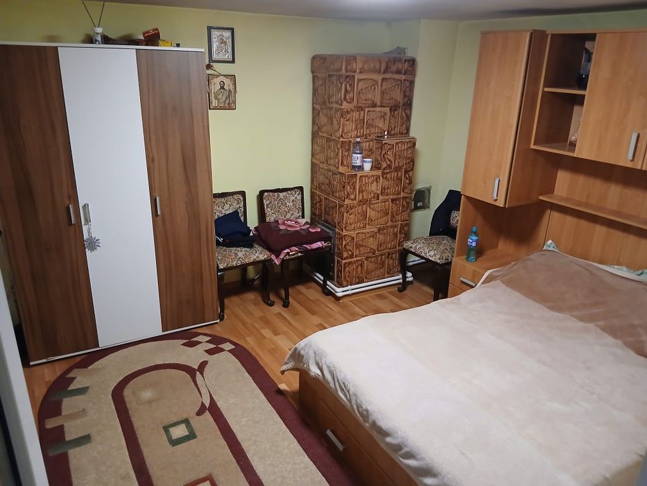 Inchiriez casa cu 2 camere ,bucătărie,baie