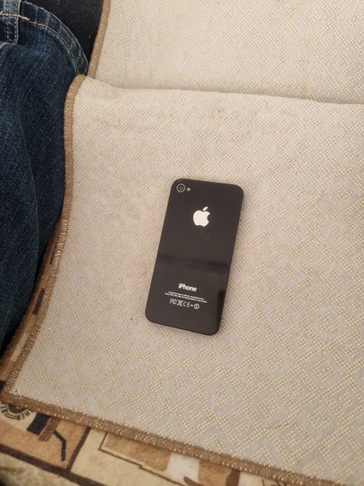 Телефон İPhone 4 за части
