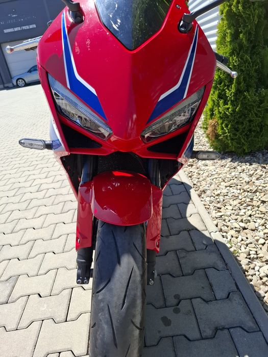 Moto M Parts Ploiesti vinde Honda Cbr 650 R model 2024 E-clutch limitata permis A2