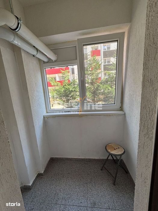 Garsonieră De Inchiriat, Complet Mobilată Și Utilată, Loc De Parca