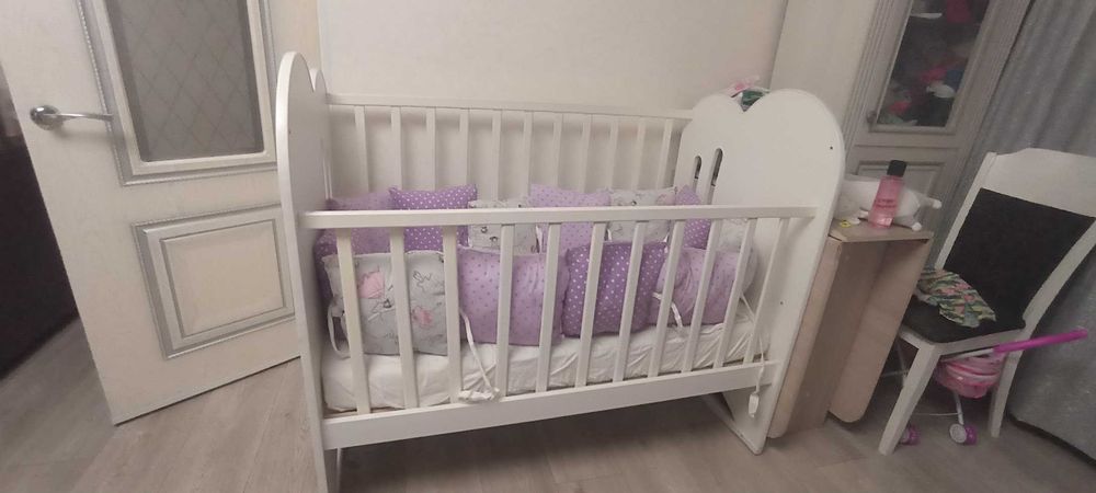 Продам детскую кроватку