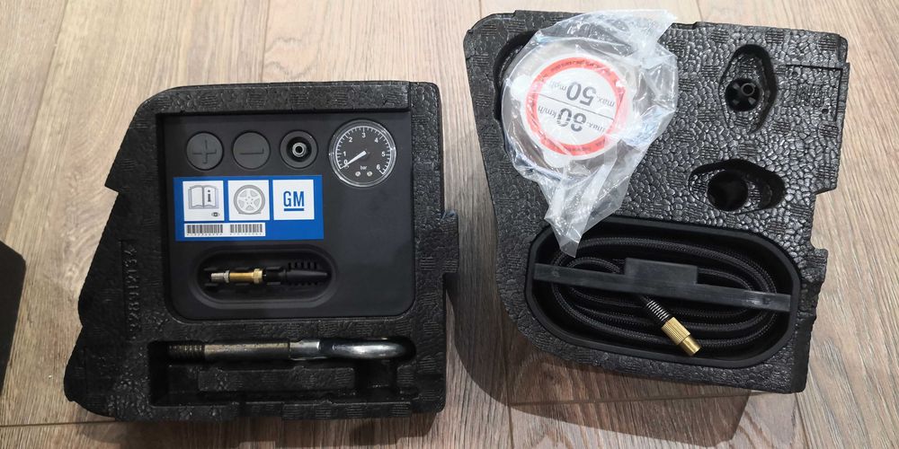 Комплект компресор за помпене на гуми и кука теглене Opel,  GM- Opel