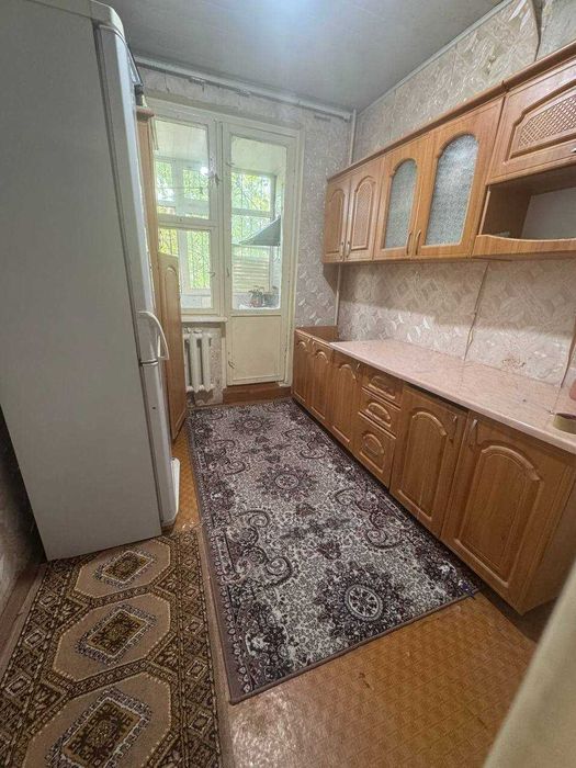 4 xonali kvartira sotiladi, 2-etaj, 5 etajlik