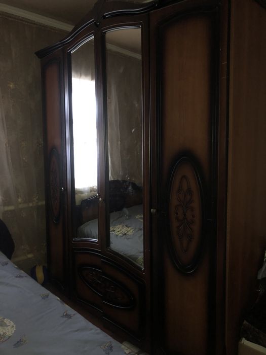 Продаю спальный гарнитур