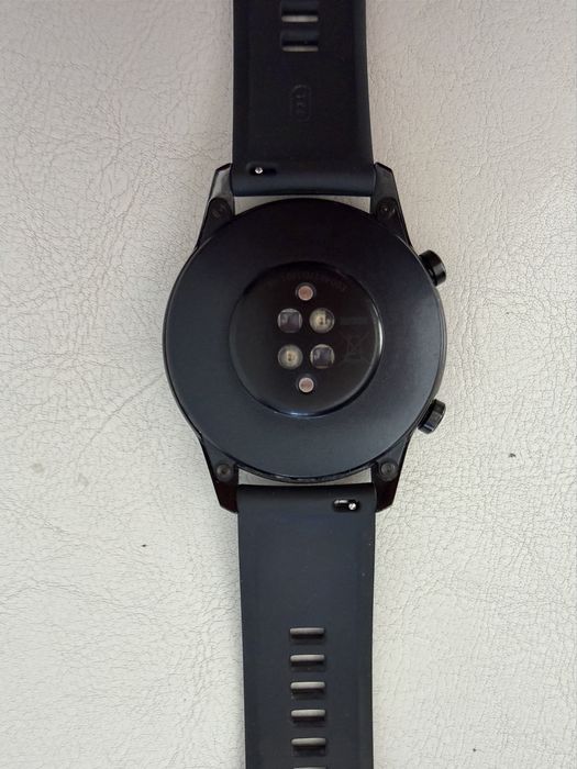 Часовник Huawei GT 2