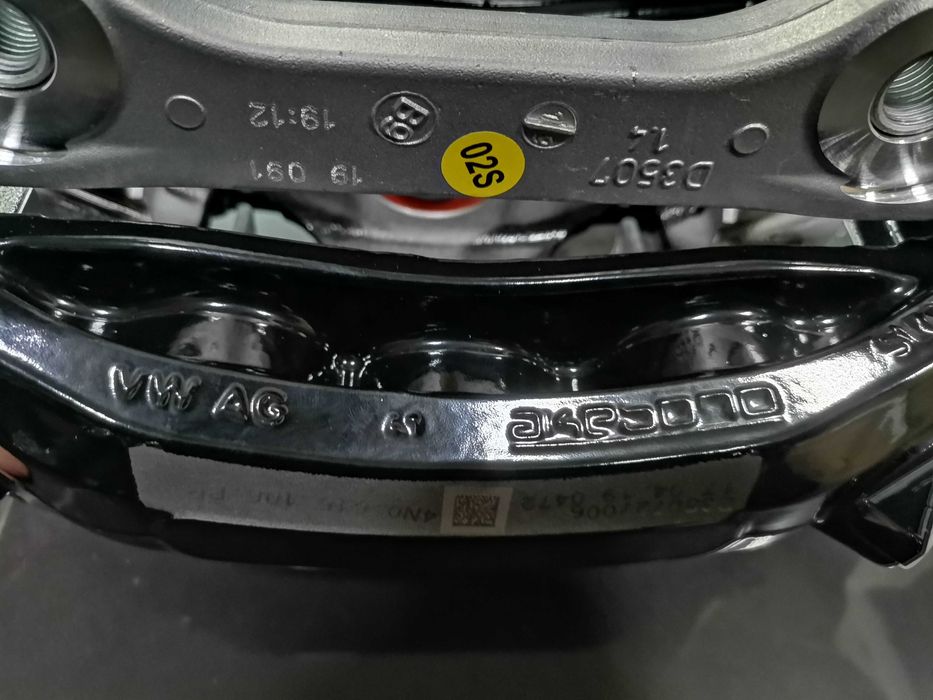 НОВ 6 Бутален Спирачен Апарат Audi A8 S8 4N Преден Десен 4N0615106BP