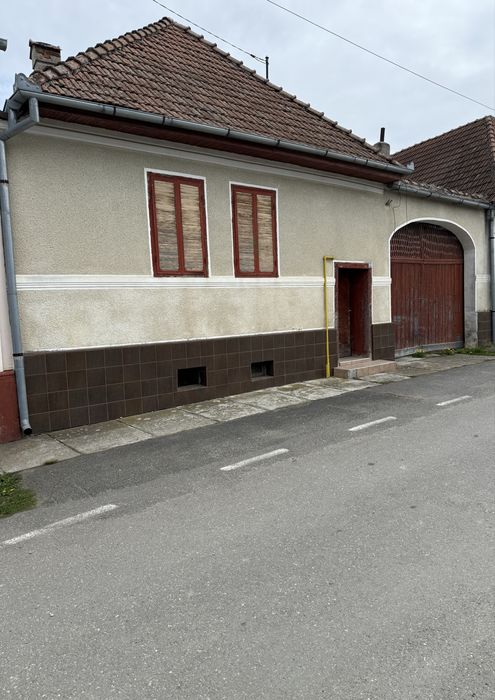 Vand casa in localitatea Vistea de Jos !