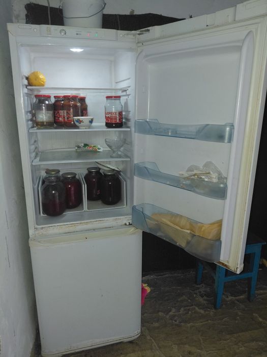 Холодильник рабочий