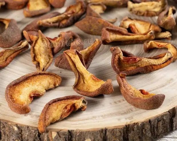 Сушенная груша, яблоко