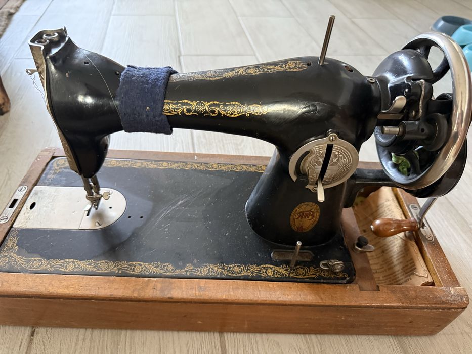 Швейная машинка ретро