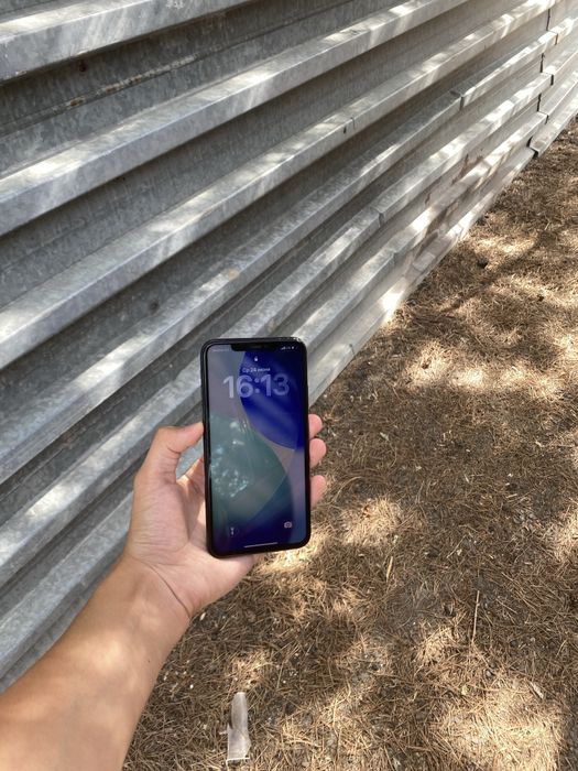 Продам срочно iPhone 11 Pro Max 64GB