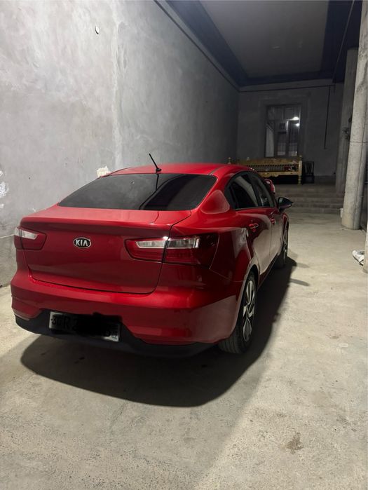Kia rio 2016 год  -63.000 км пробег