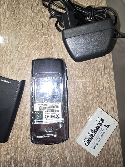 Продавам Nokia 8855