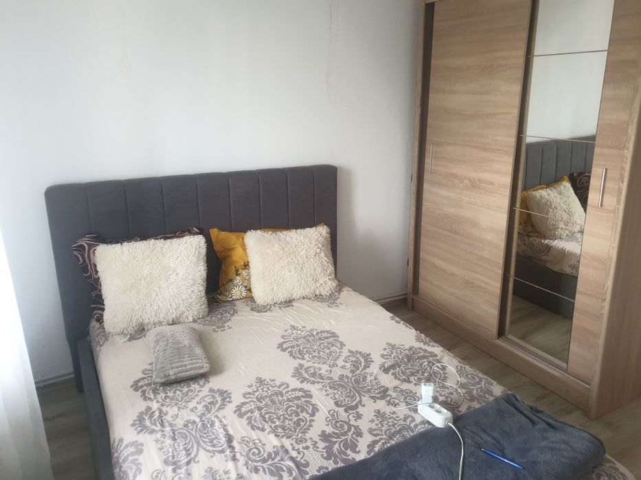 Vând apartament 3 camere