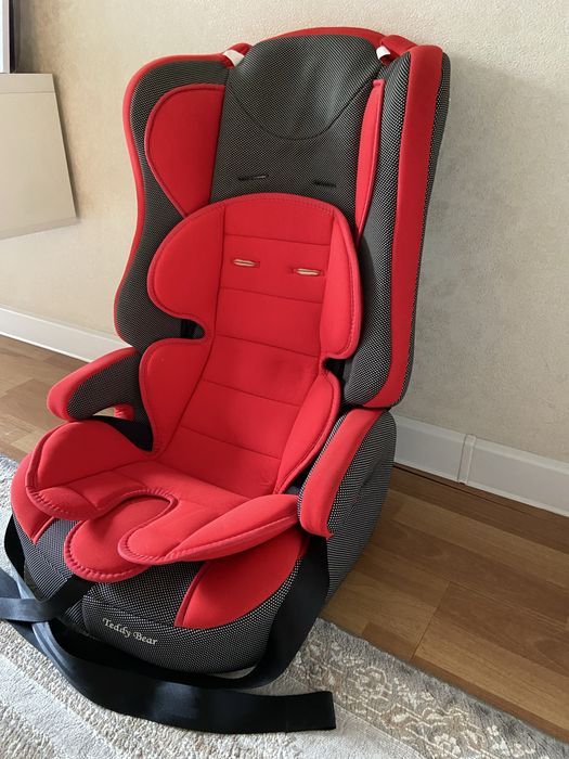 Автомобильное детское кресло