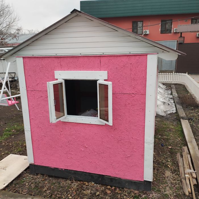 Детский  домик и качелья