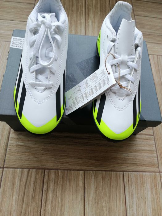 Футболни обувки за деца adidas