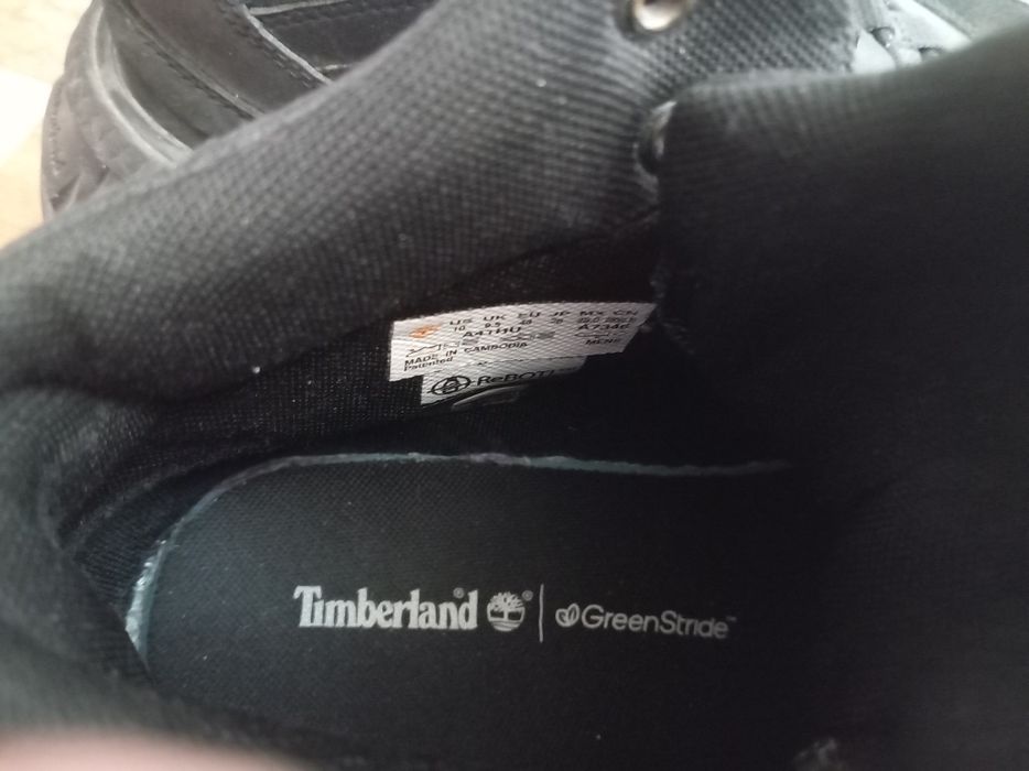 Кроссовки продаю