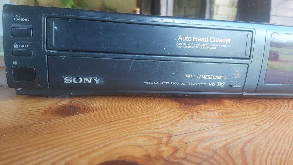 Видеокасетофон Sony SLV-216EE - за части или ремонт