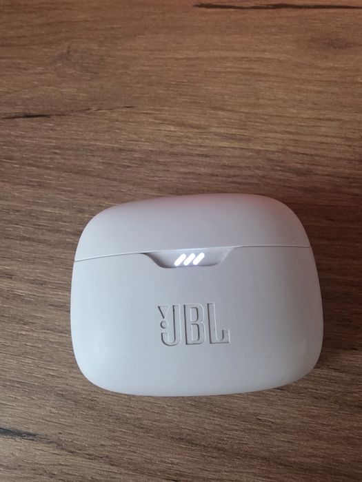 JBL tune Earbuds
