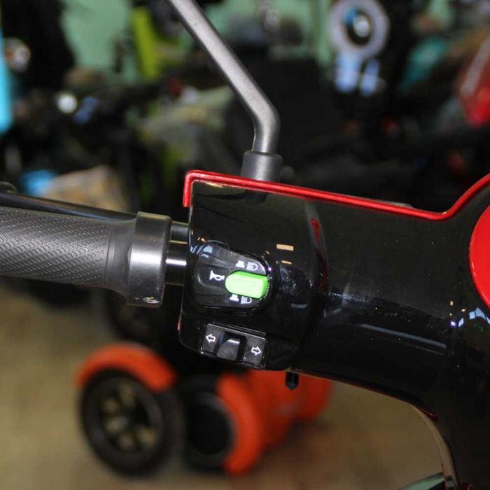 Електрическа триколка Max Motors FM2 PRO 1800W, 25Ah, RED