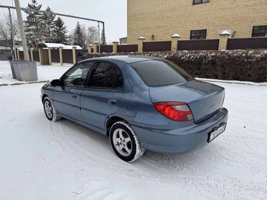 Kia Rio 2001 год