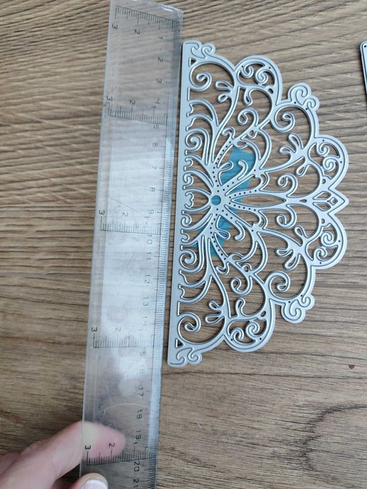 Щанци за изрязване на картички