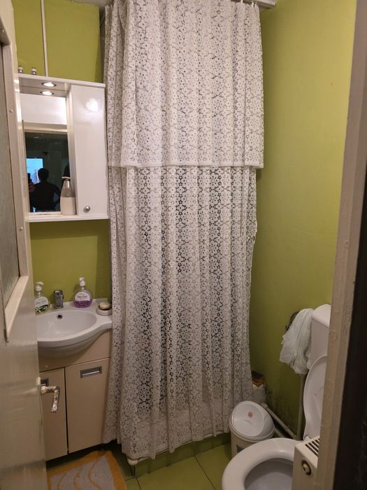 Apartament spațios cu 4 camere, decomandat – Etaj 1, strada Gheorghe Lazăr, Călărași