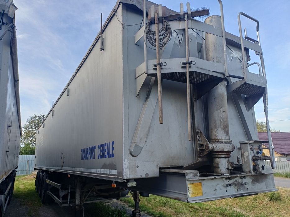 Vând ansamblu Scania R500  V 8  cu Benă cereale Benalu