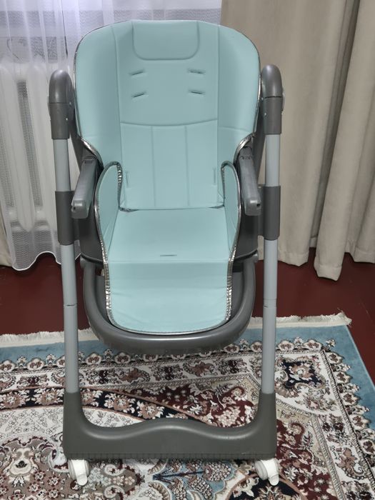 Продам детский столик для кормления