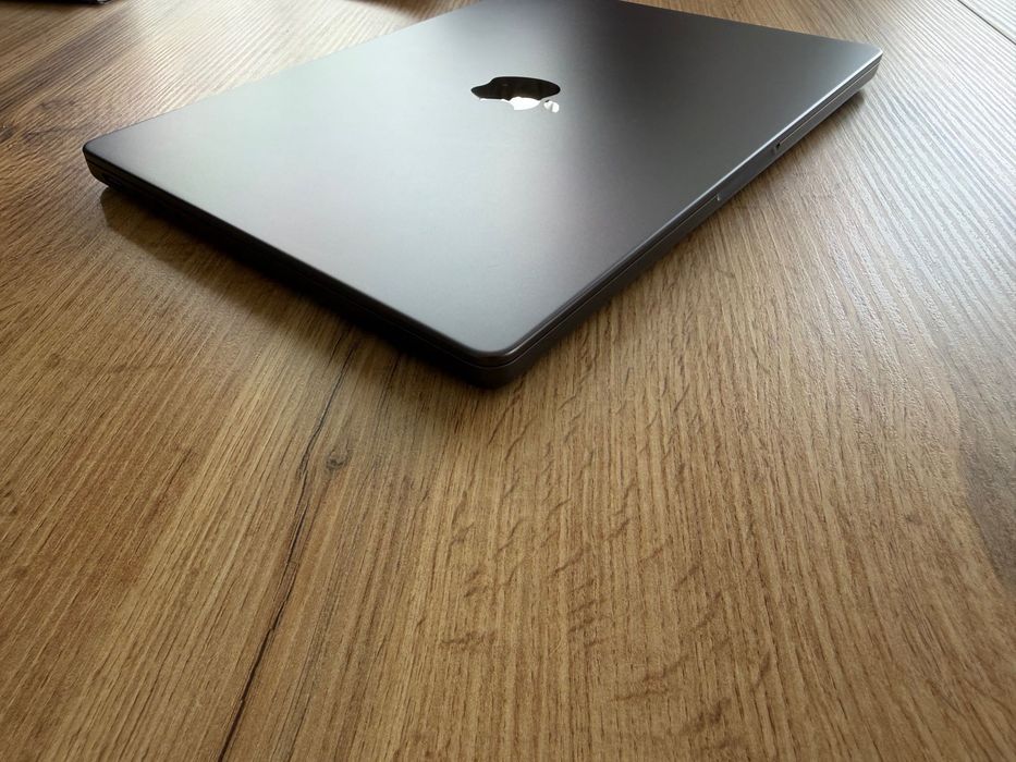 MacBook Pro 14" M5 10-CPU, 10-GPU, 24GB RAM, 1TB SSD/ В ГАРАНЦИЯ