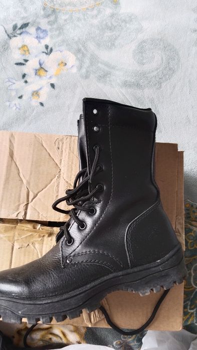 Продаются женские берцы
