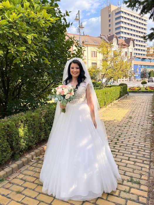 Vand rochie de mireasa