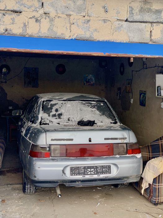 Продам  ваз 2110 на запчасти