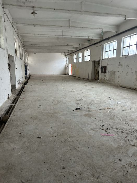 Inchiriez hala 130 m2 zona napolact