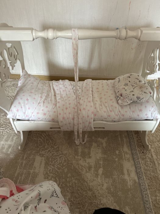 Продам бесик белый